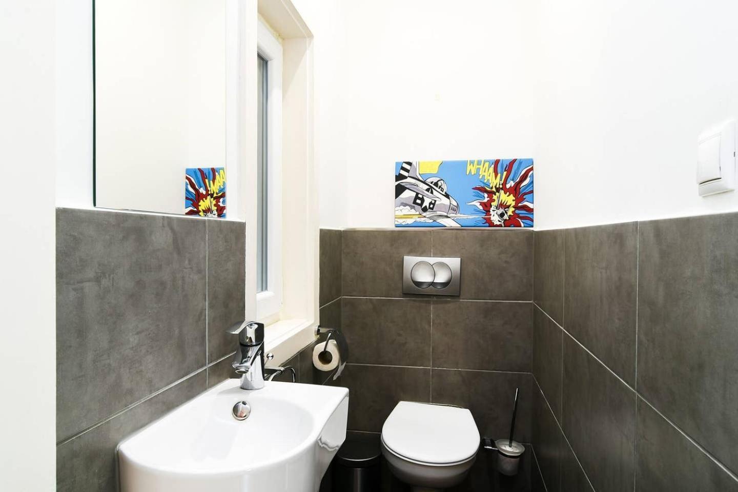 Central & Colorful Studio With Air Conditioning Budapest Exterior foto