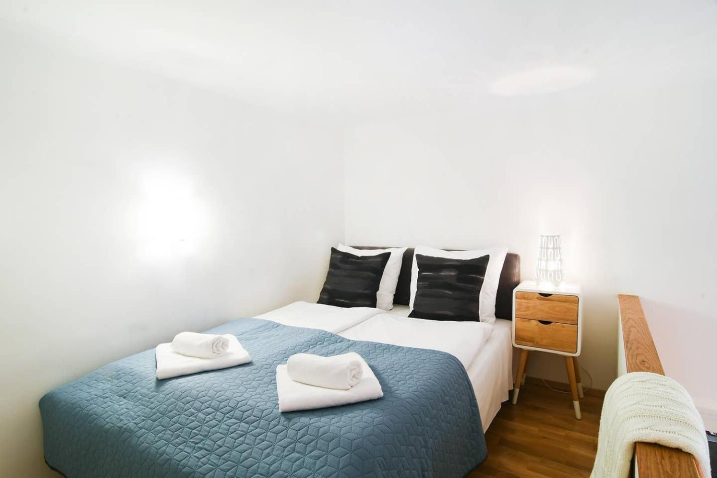 Central & Colorful Studio With Air Conditioning Budapest Exterior foto